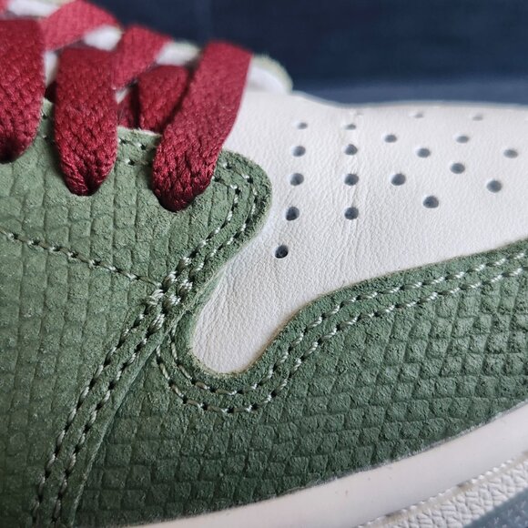 Air Jordan 1 Retro Low OG ‘Year of the Dragon’ - Picture 7 of 16